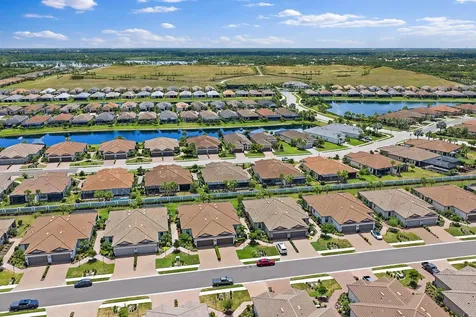 6066 Mesa Glen Bradenton FL 34203
