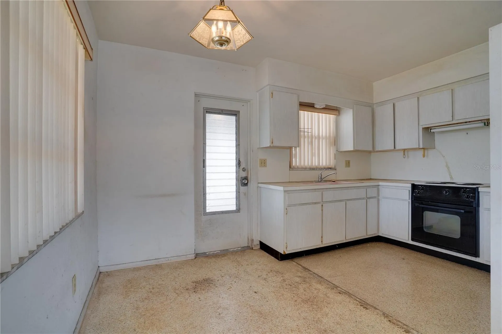 5619 19th Avenue N St Petersburg FL 33710