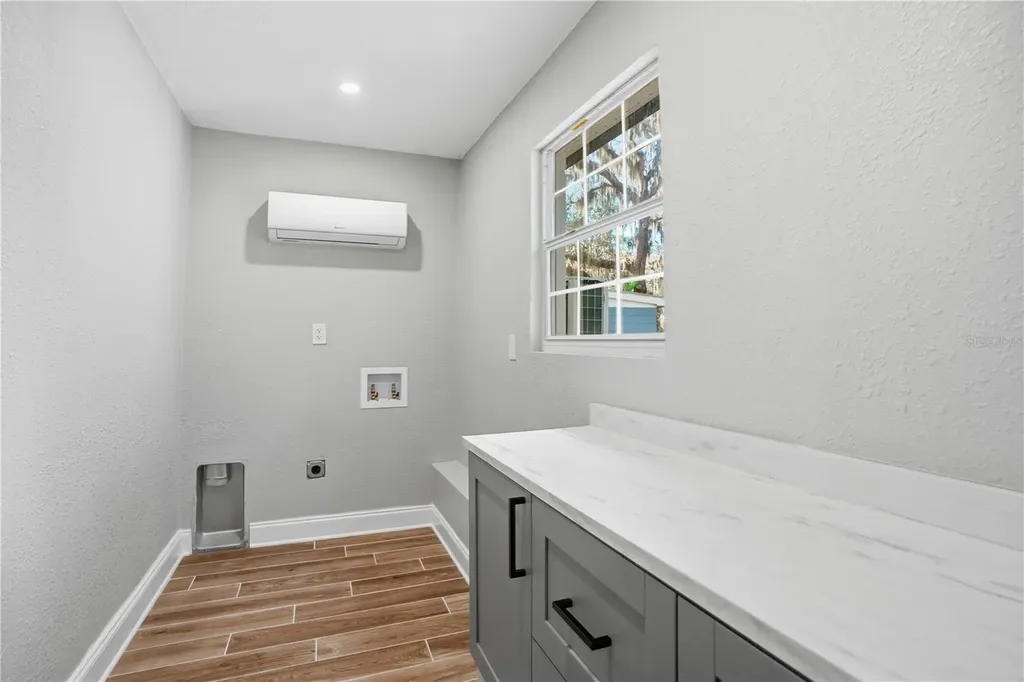 707 Aberdeen Circle Tampa FL 33617