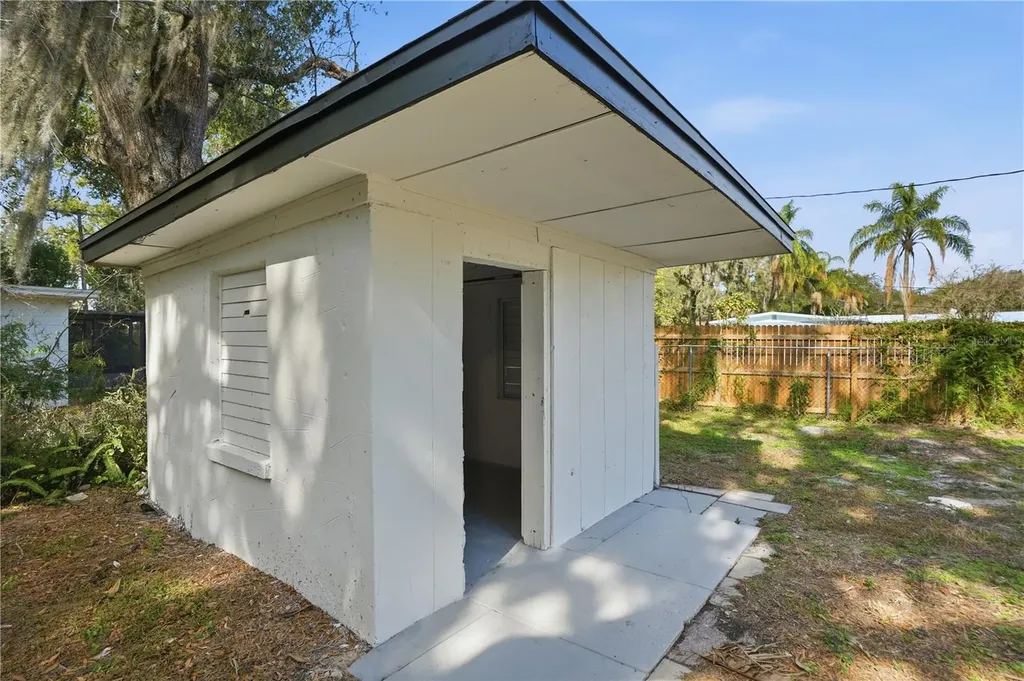 707 Aberdeen Circle Tampa FL 33617