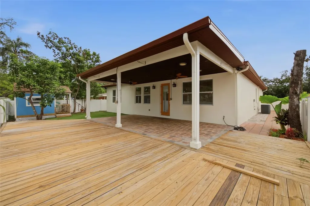 1707 E Emma Street Tampa FL 33610