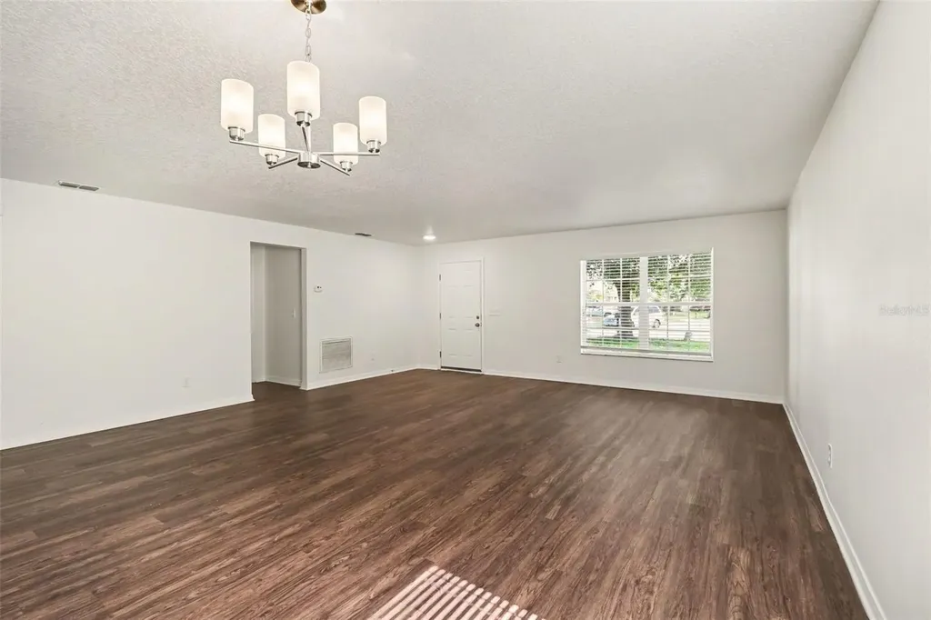 1544 Algonkin Loop Orlando FL 32828