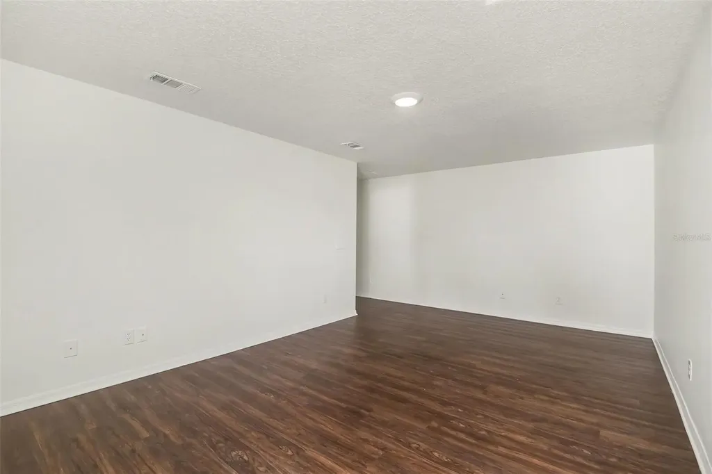 1544 Algonkin Loop Orlando FL 32828
