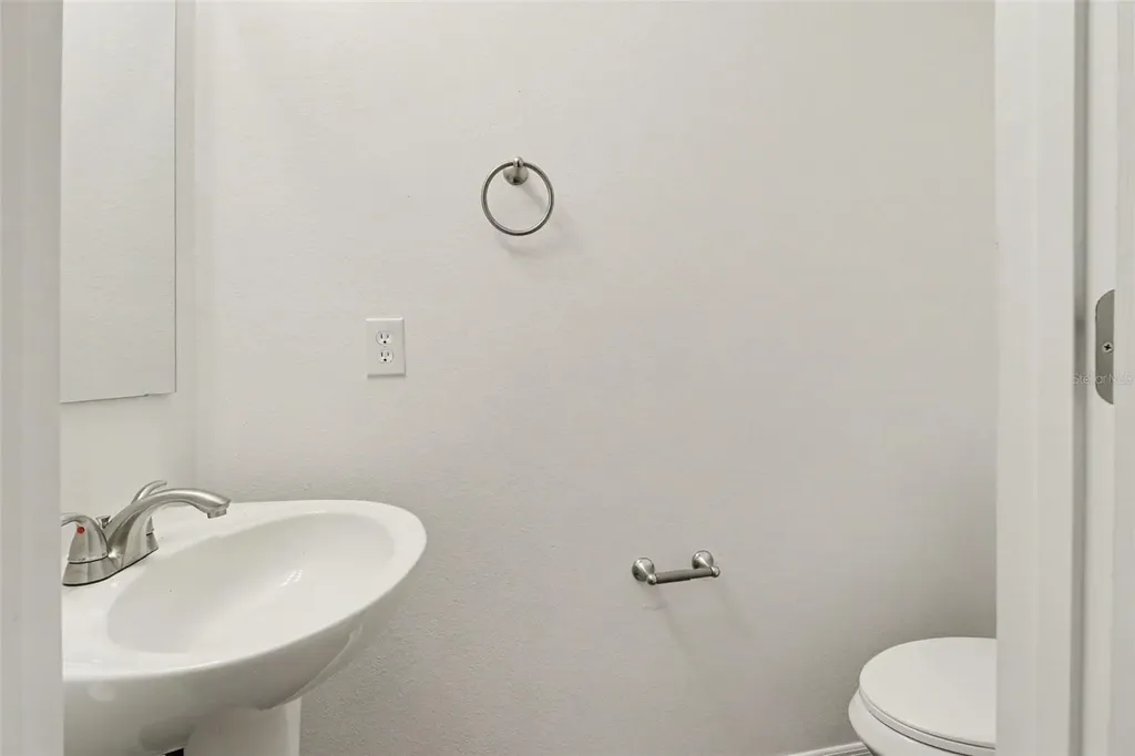1544 Algonkin Loop Orlando FL 32828