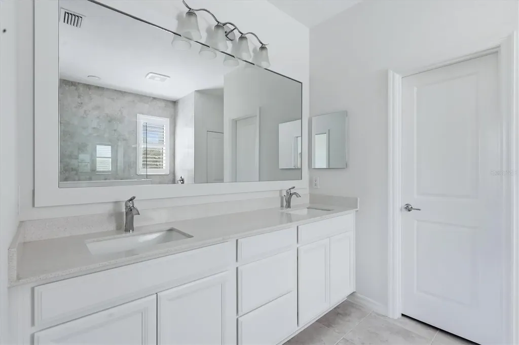 8113 Sternway Road Sarasota FL 34240