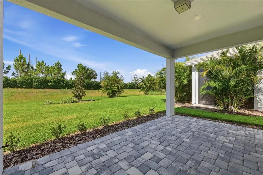 8113 Sternway Road Sarasota FL 34240