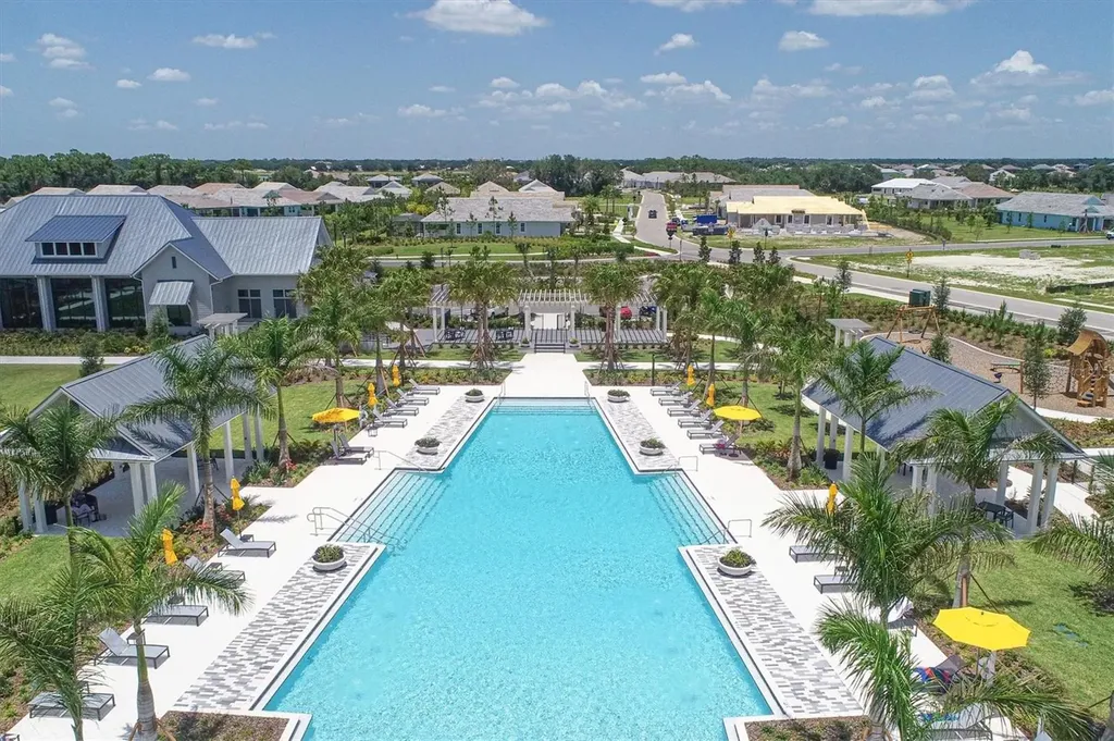 8113 Sternway Road Sarasota FL 34240