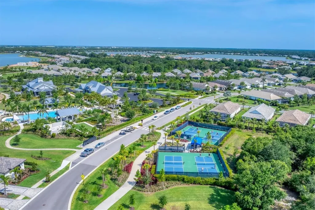 8113 Sternway Road Sarasota FL 34240