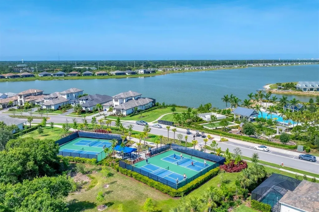 8113 Sternway Road Sarasota FL 34240