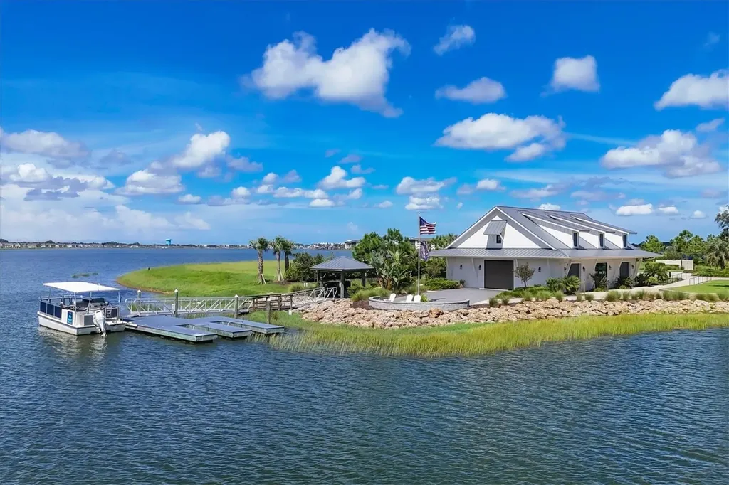 8113 Sternway Road Sarasota FL 34240