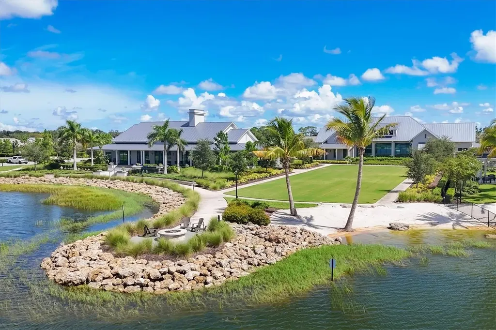 8113 Sternway Road Sarasota FL 34240