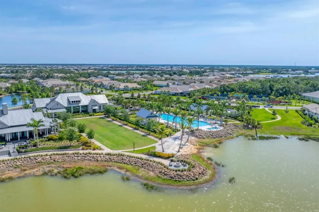 8113 Sternway Road Sarasota FL 34240