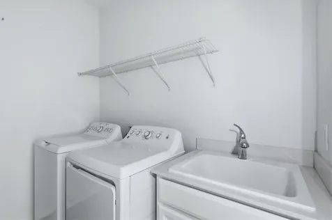 8113 Sternway Road Sarasota FL 34240