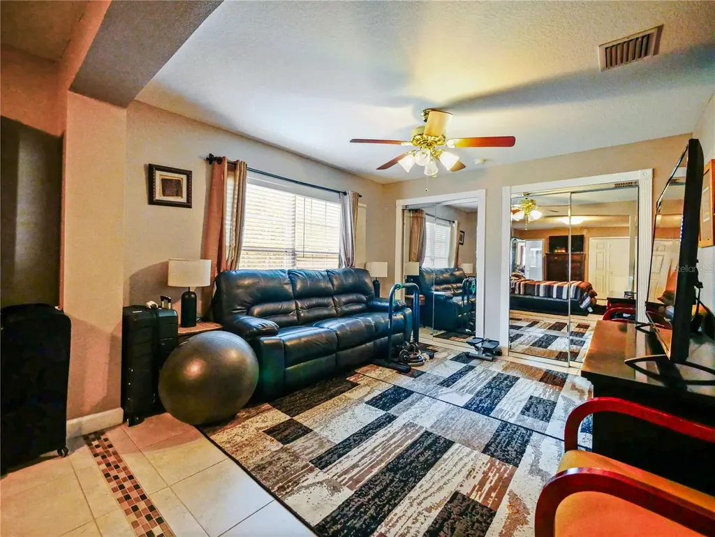 4856 Robbins Avenue Orlando FL 32808