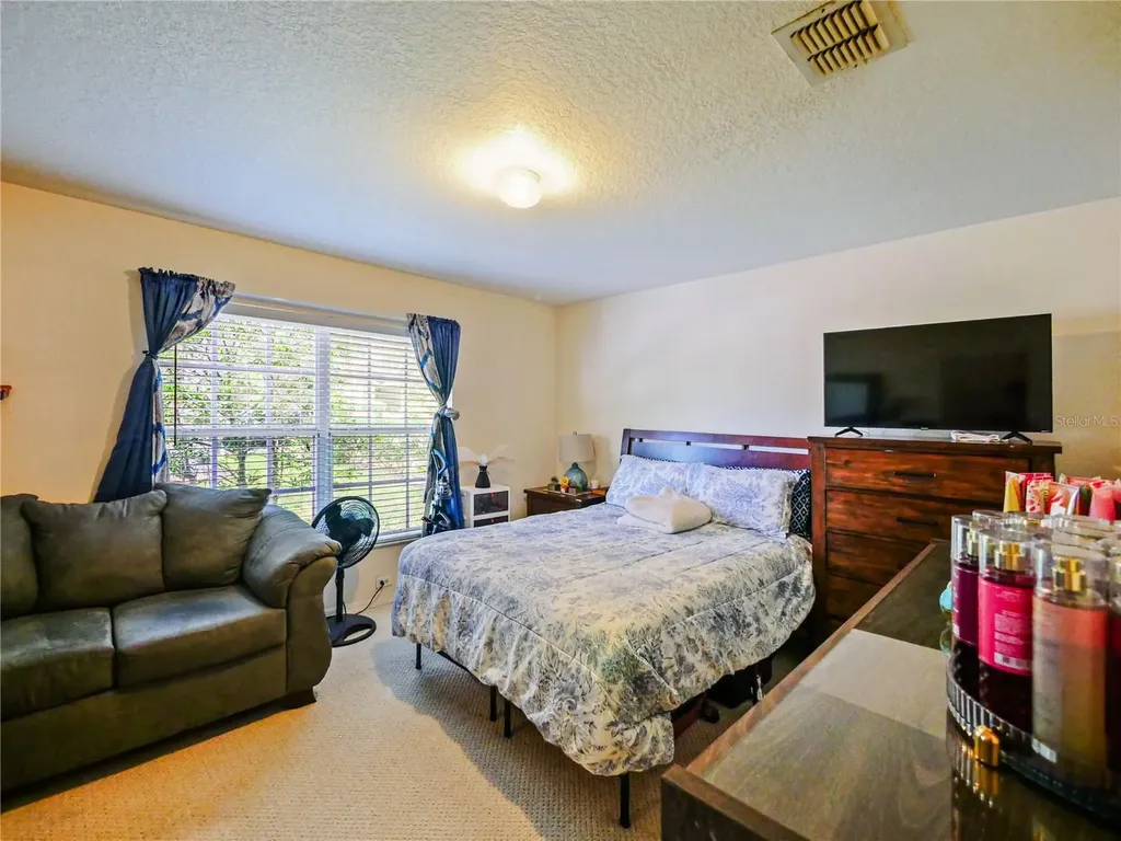 4856 Robbins Avenue Orlando FL 32808