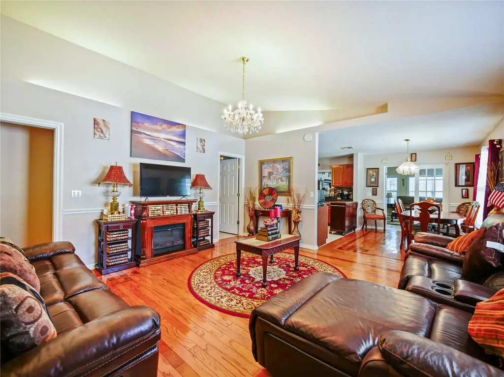 4856 Robbins Avenue Orlando FL 32808