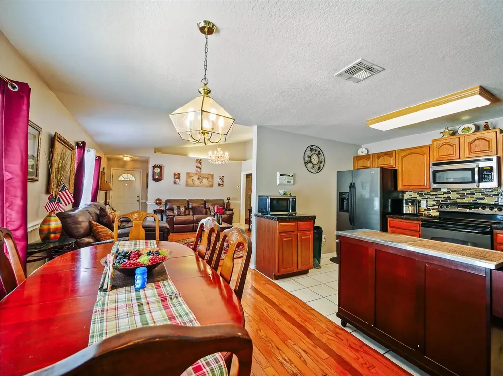 4856 Robbins Avenue Orlando FL 32808