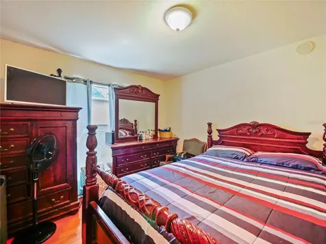 4856 Robbins Avenue Orlando FL 32808