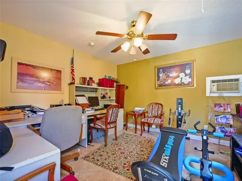 4856 Robbins Avenue Orlando FL 32808