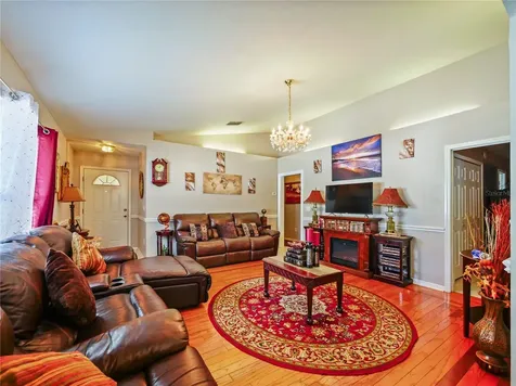 4856 Robbins Avenue Orlando FL 32808