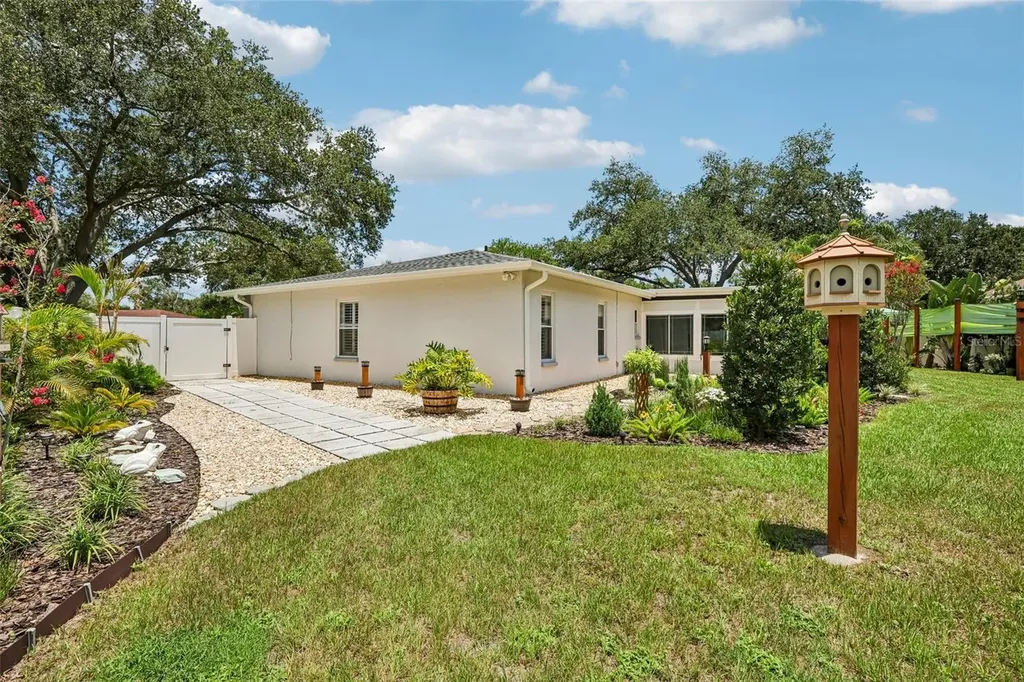 14309 Brentwood Drive Tampa FL 33618