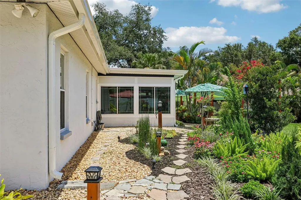 14309 Brentwood Drive Tampa FL 33618
