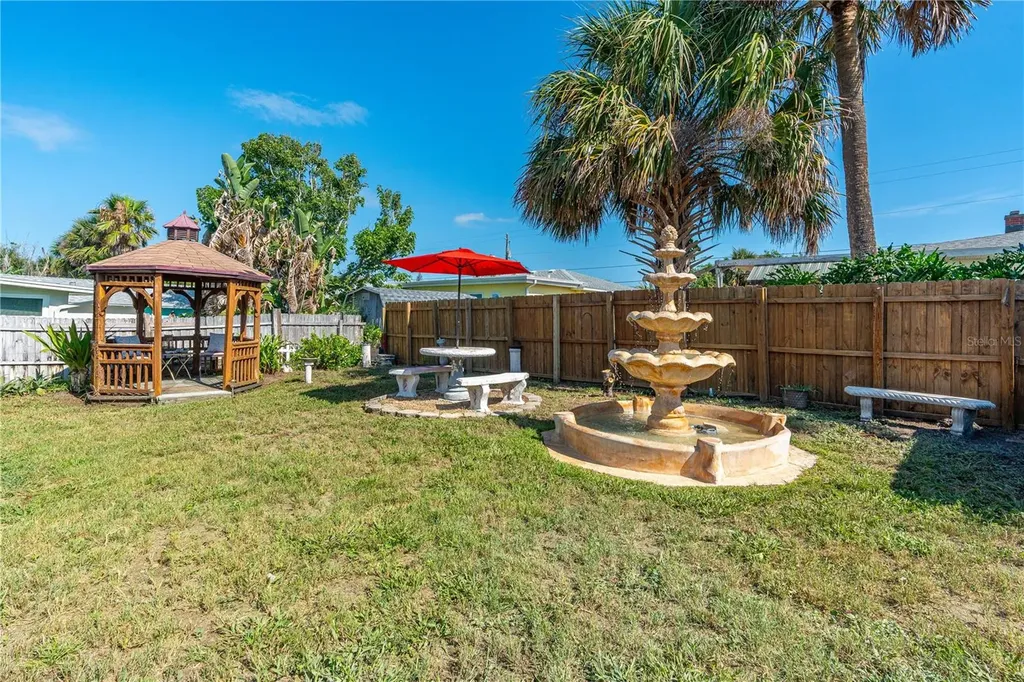 129 Rosalyn Avenue Daytona Beach FL 32118