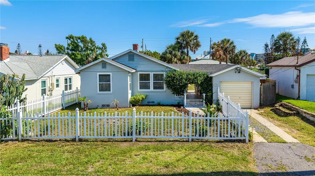 129 Rosalyn Avenue Daytona Beach FL 32118