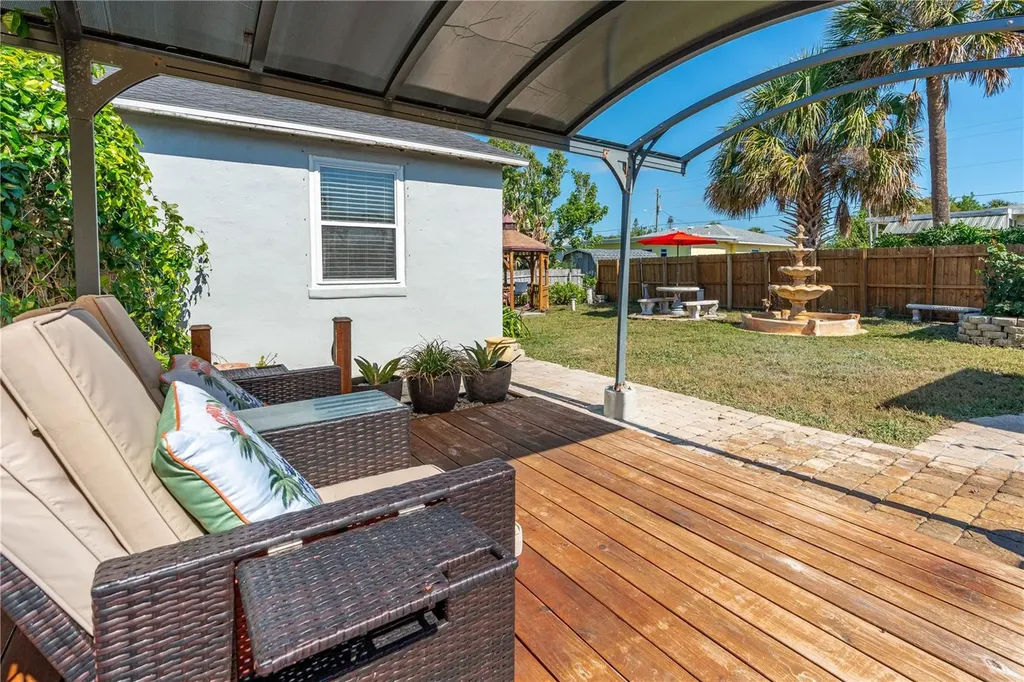 129 Rosalyn Avenue Daytona Beach FL 32118