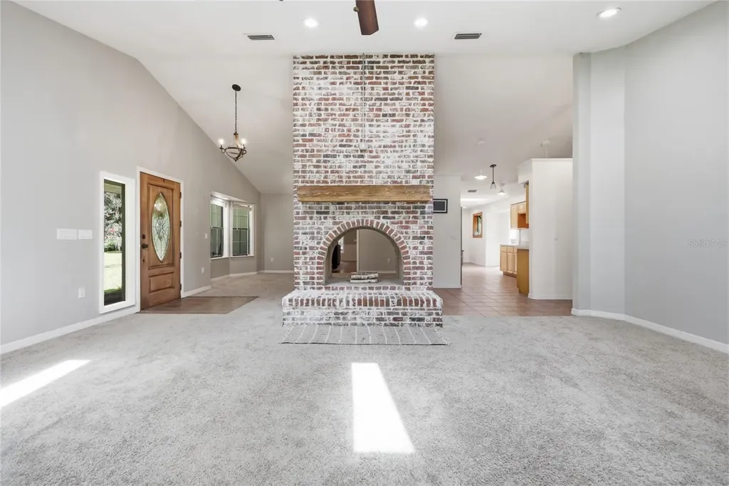 22929 E County Road 1474 Hawthorne FL 32640