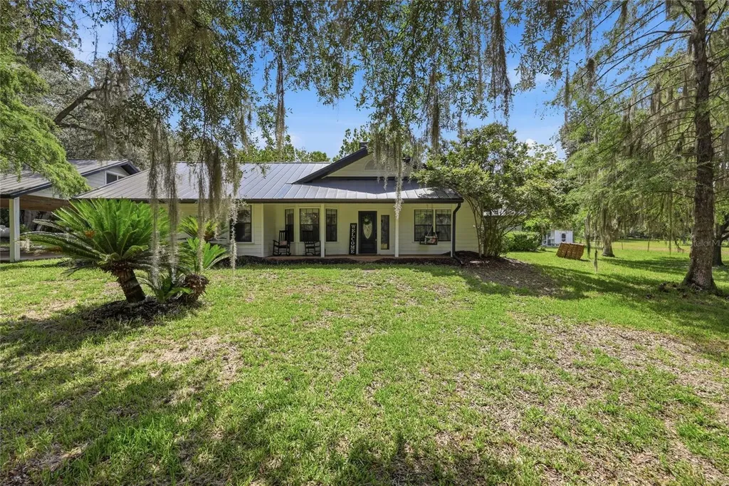 22929 E County Road 1474 Hawthorne FL 32640