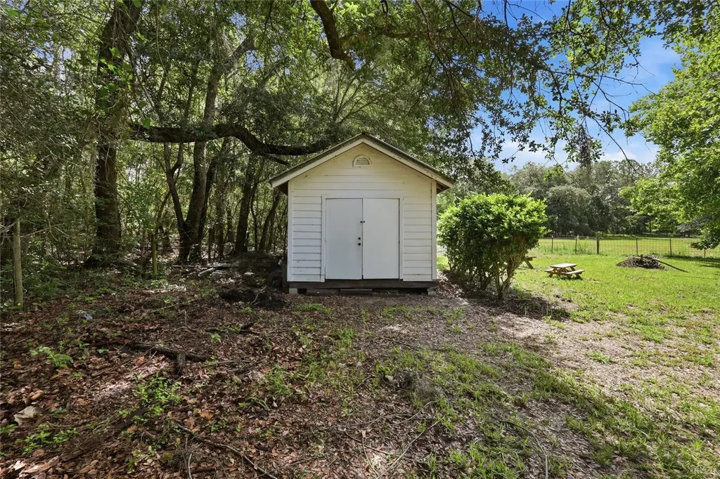22929 E County Road 1474 Hawthorne FL 32640