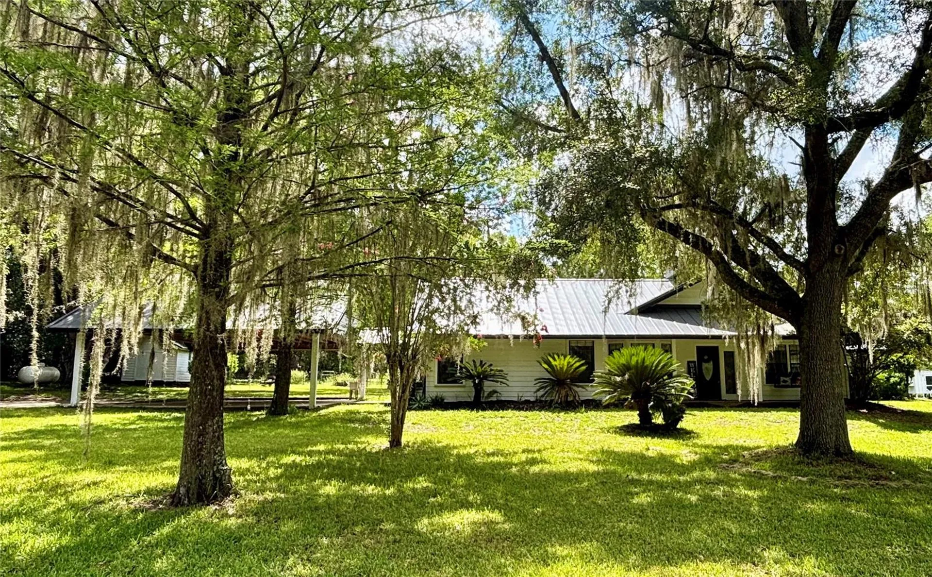 22929 E County Road 1474 Hawthorne FL 32640