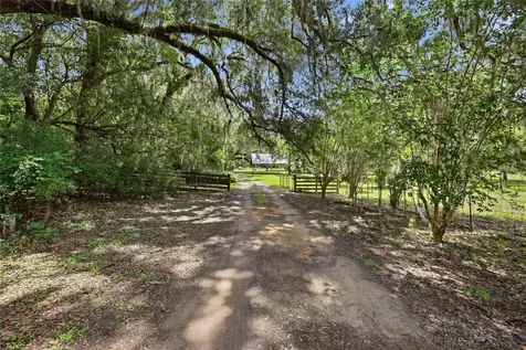 22929 E County Road 1474 Hawthorne FL 32640