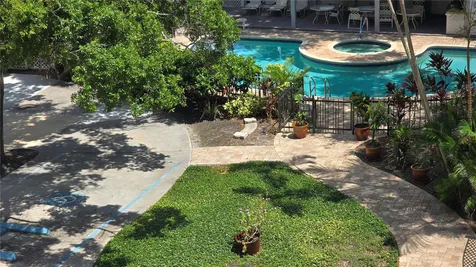 3211 W Swann Avenue Tampa FL 33609