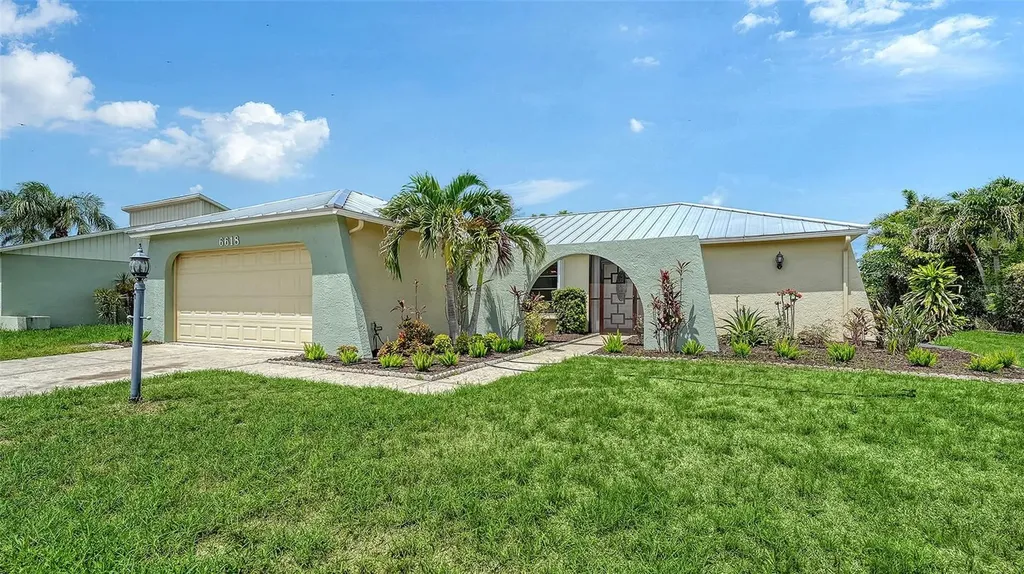 6618 Easton Drive Sarasota FL 34238