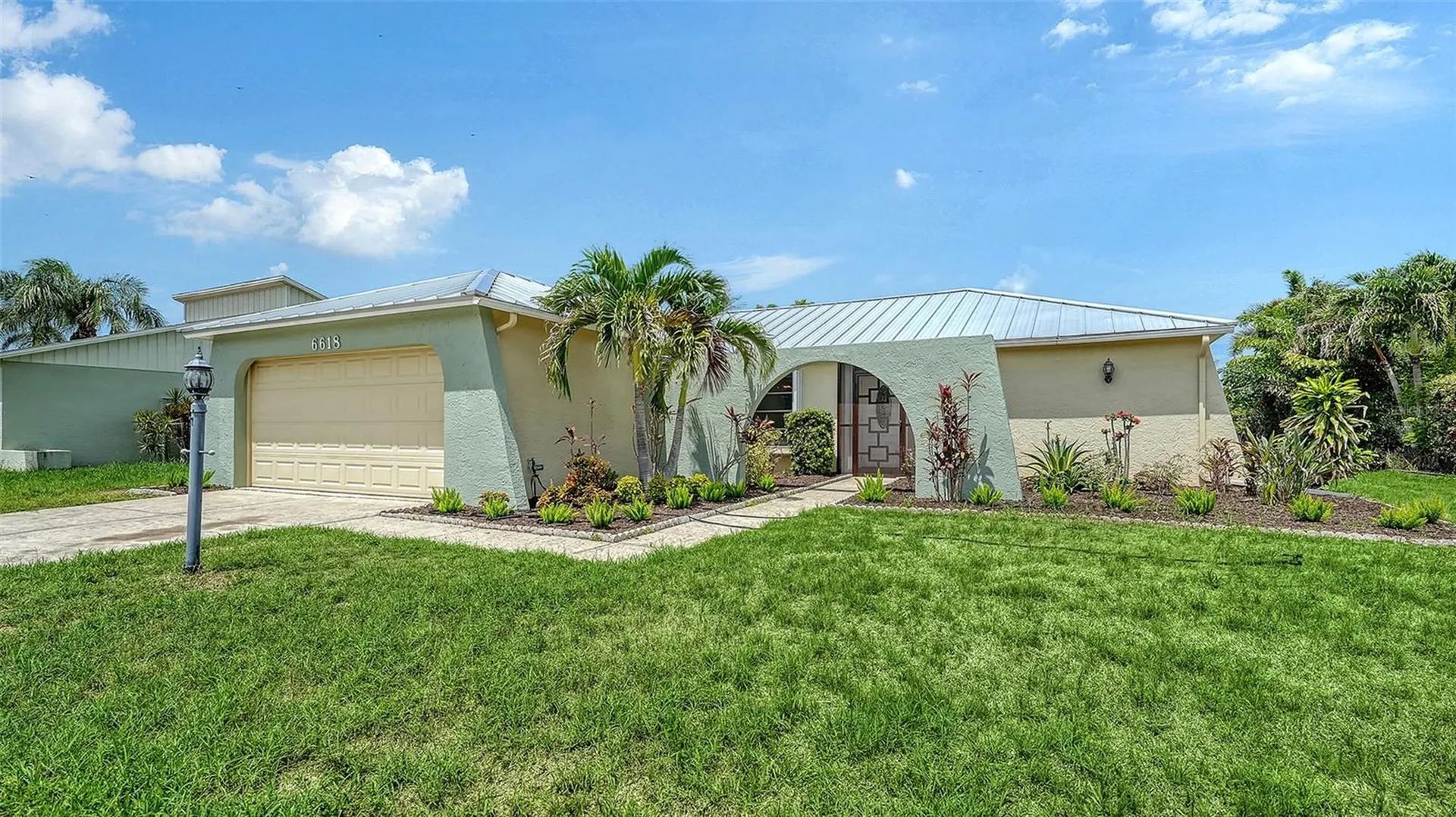 6618 Easton Drive Sarasota FL 34238
