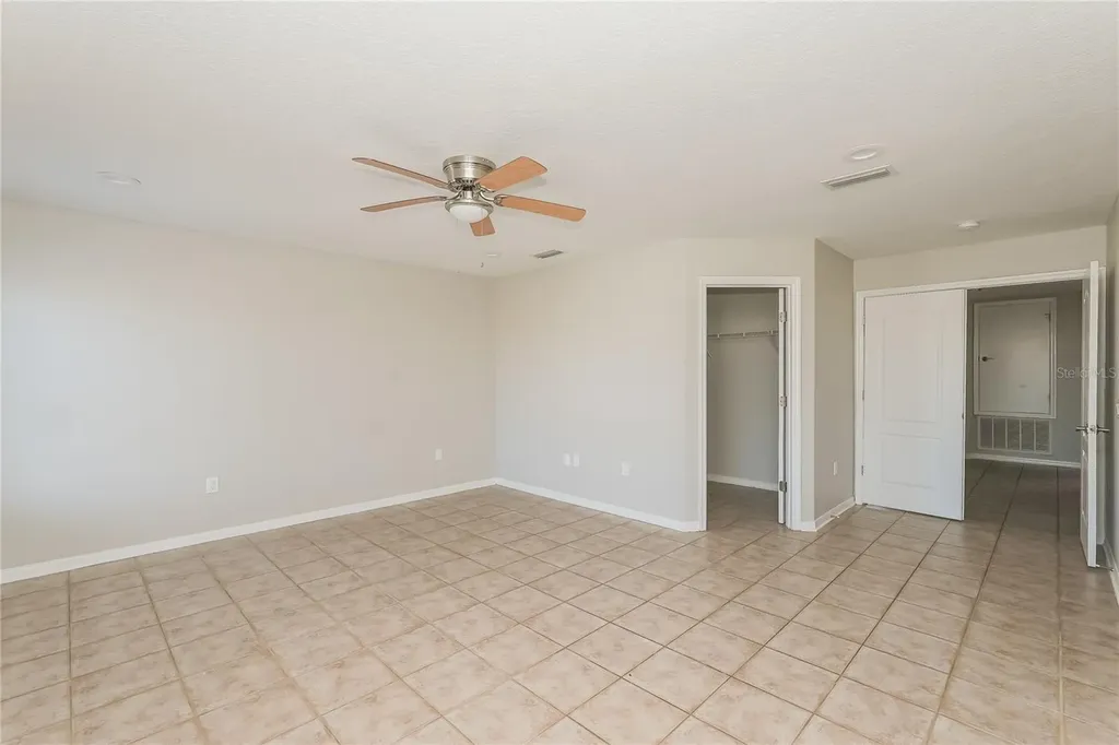 12125 Fox Bloom Avenue Gibsonton FL 33534