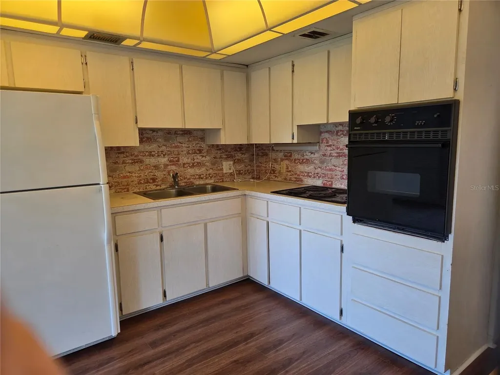 2454 Australia Way E Clearwater FL 33763