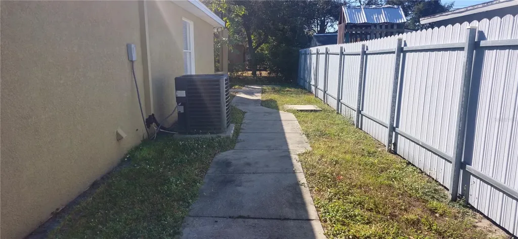 6807 E North Bay Street Tampa FL 33610