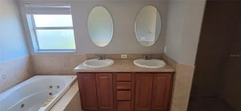 6807 E North Bay Street Tampa FL 33610