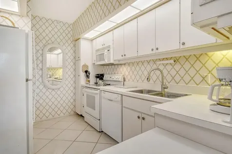 1945 Gulf Of Mexico Drive Longboat Key FL 34228