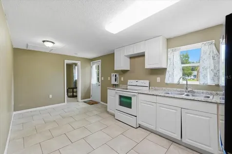 2418 Jungle Street Lakeland FL 33801