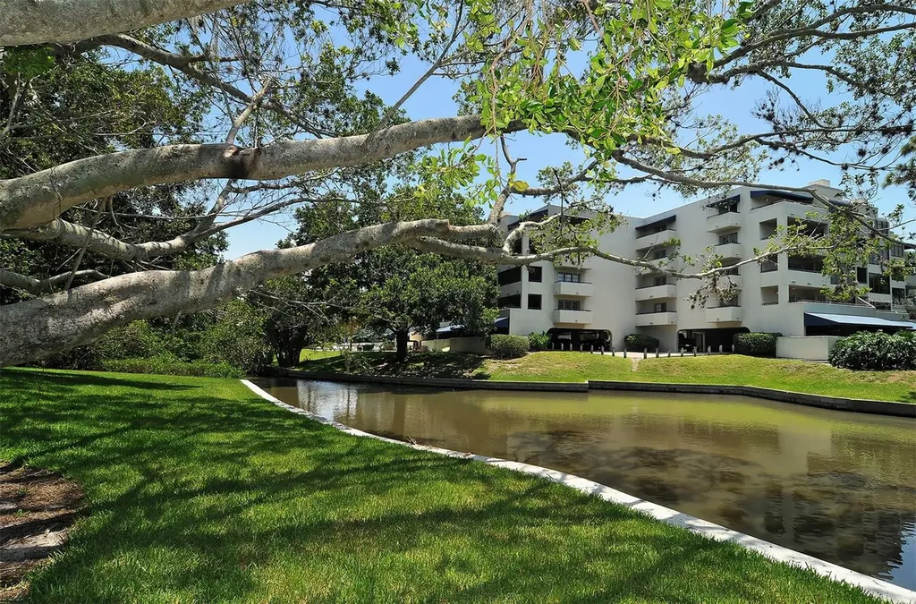 835 S Osprey Avenue Sarasota FL 34236