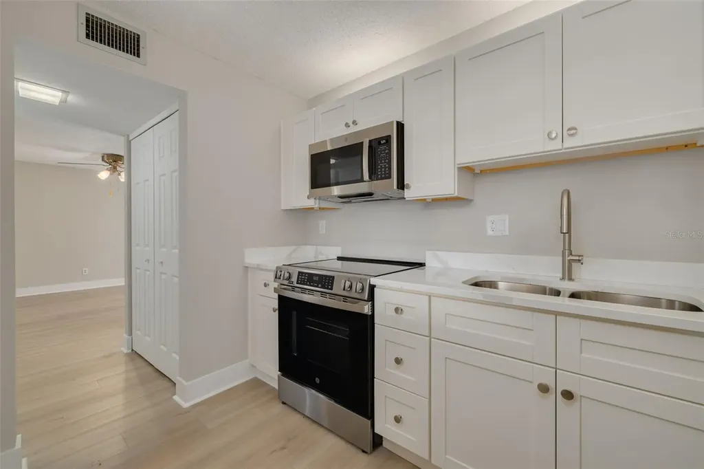 7425 Bay Island Drive S St Petersburg FL 33707