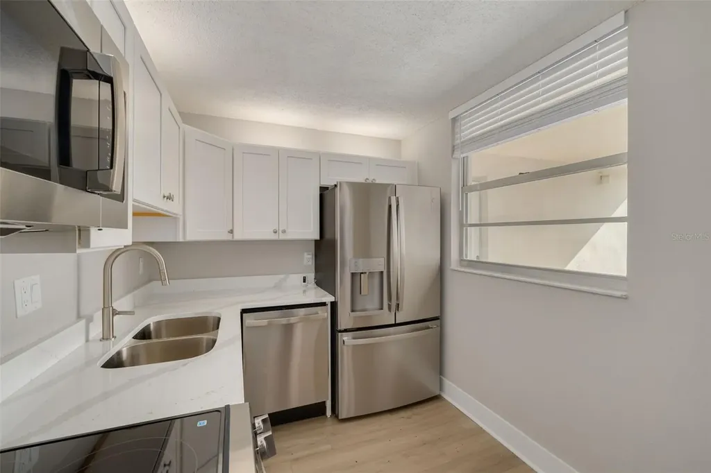7425 Bay Island Drive S St Petersburg FL 33707