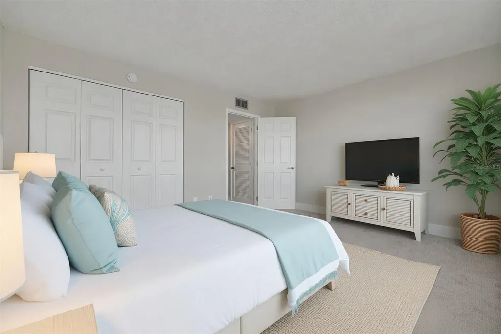 7425 Bay Island Drive S St Petersburg FL 33707