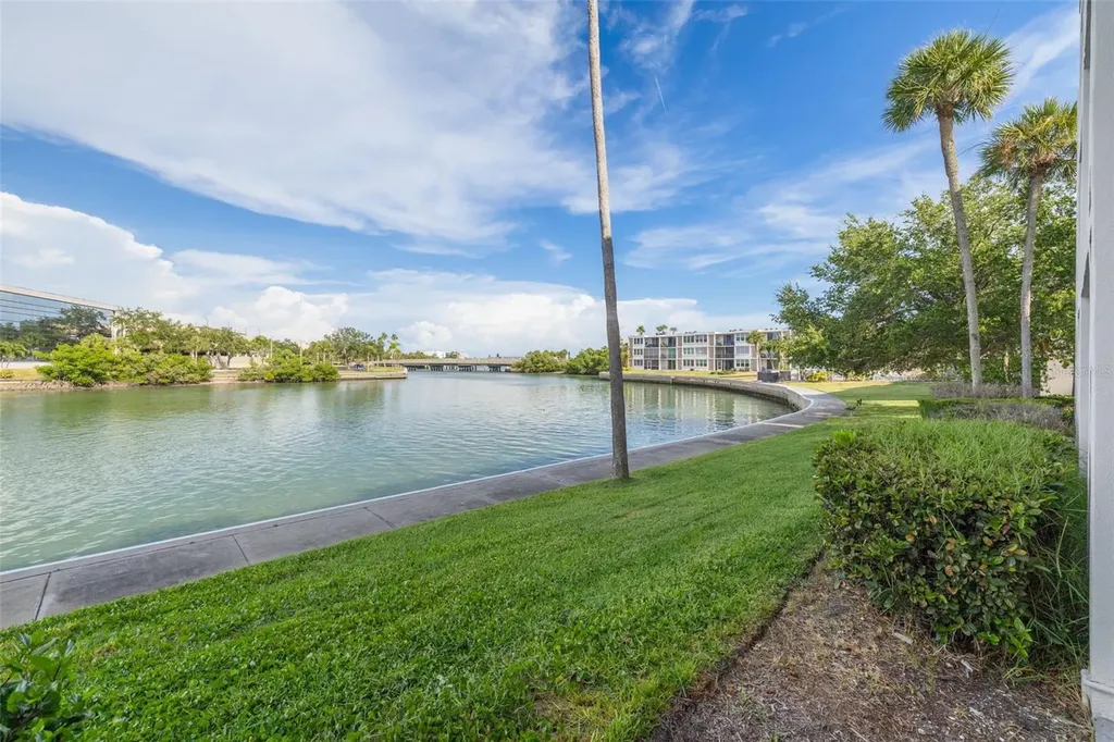 7425 Bay Island Drive S St Petersburg FL 33707