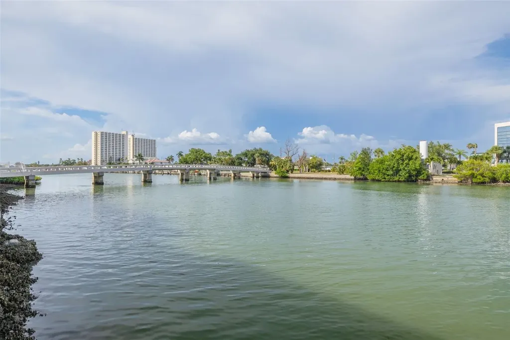 7425 Bay Island Drive S St Petersburg FL 33707