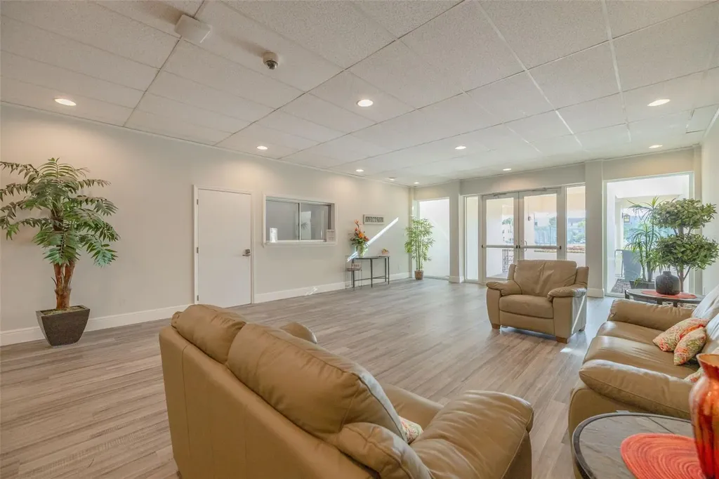 7425 Bay Island Drive S St Petersburg FL 33707